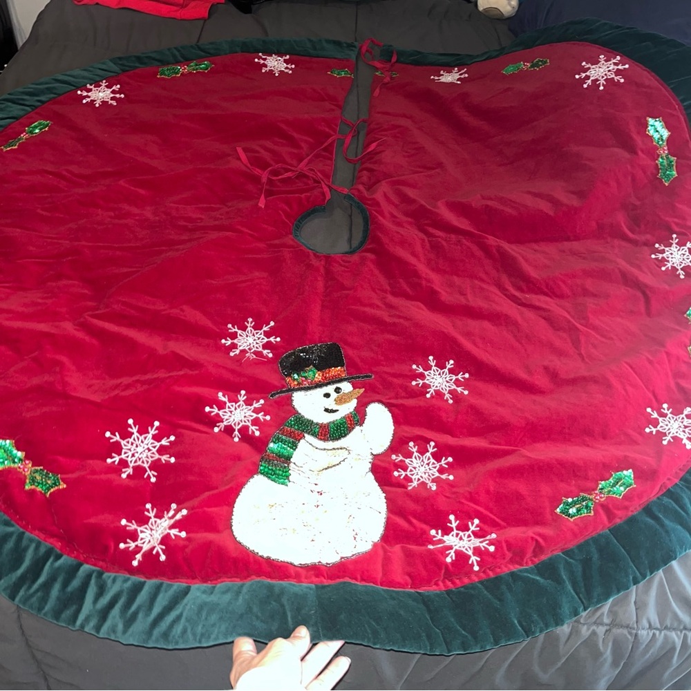 Plush Velvet Embellished Beaded Snowflakes & Sequin Snowman Christmas Tree Skirt